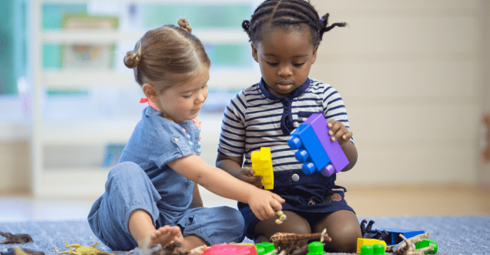 Come and make crafts, play with toys and